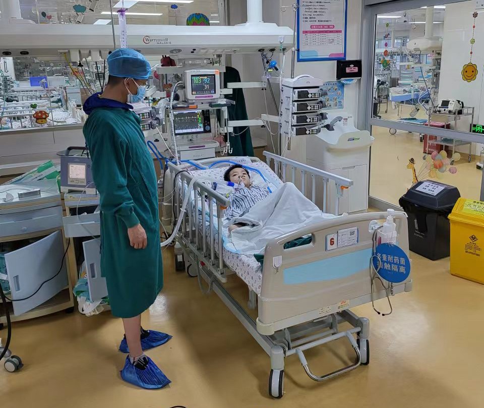 拜城县跨省救护车出租公司